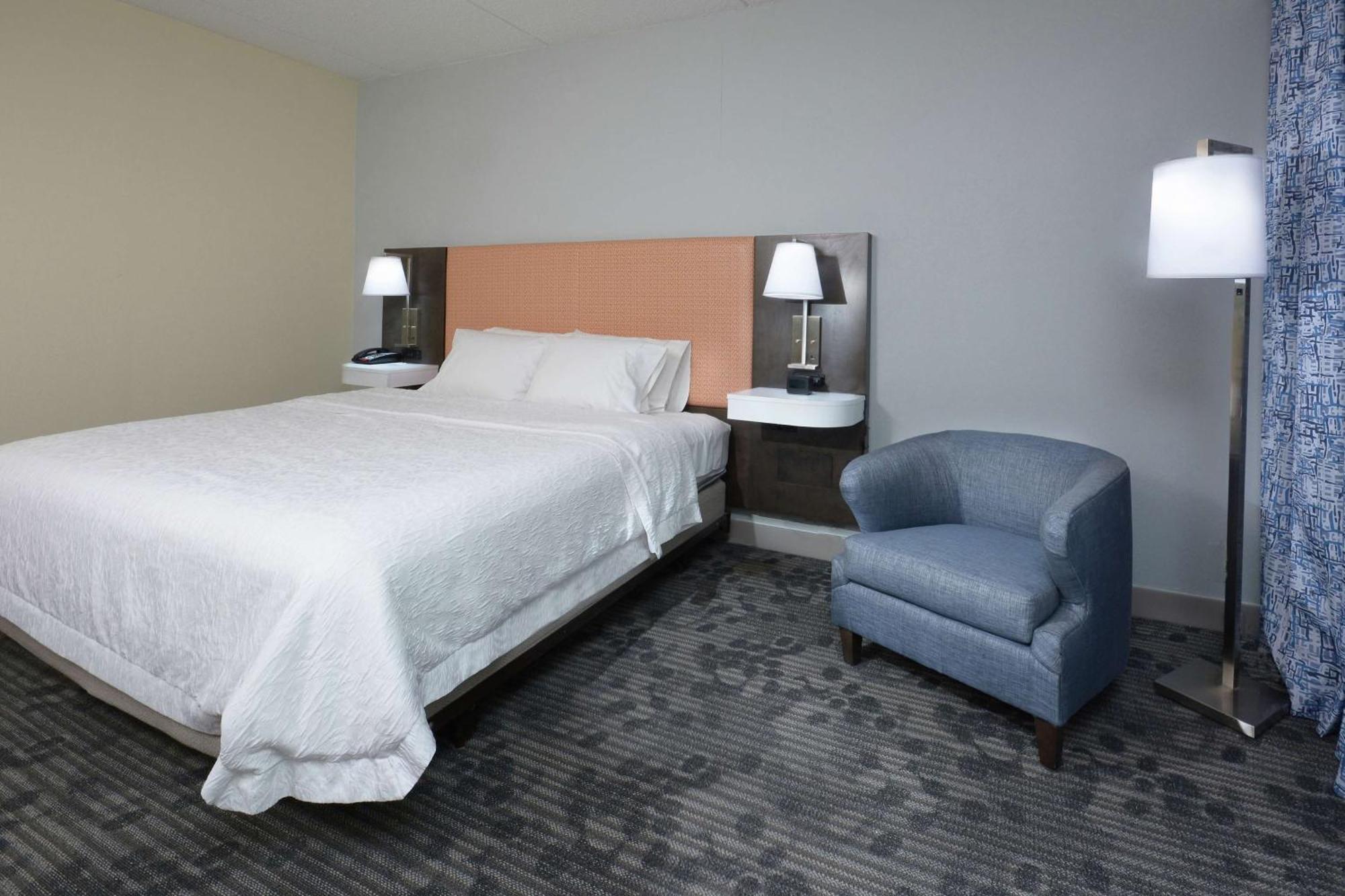 Hampton Inn & Suites Clinton Exterior photo